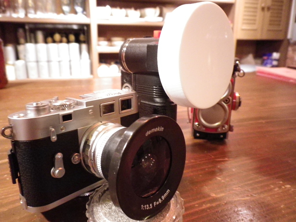 価格.com - 『取り付けているとこんな感じ。』MINOX DCC Leica M3(5.0) 蔵の中さん のクチコミ掲示板投稿画像・写真