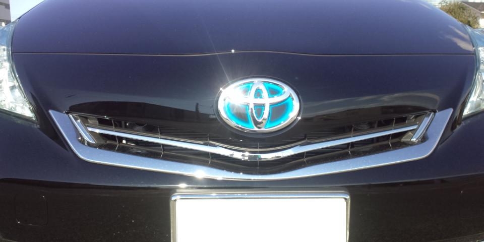 価格.com - 『フロントグリルガーニッシュ（メッキ）』トヨタ プリウス