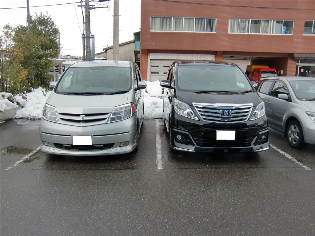 価格.com - 『10系との最初で最後のツーショット』トヨタ アルファード