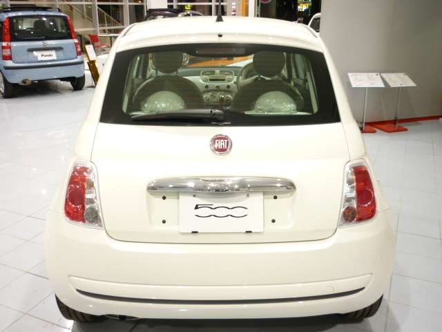 価格 Com 日本仕様 フィアット 500 ｊｆｅさん のクチコミ掲示板投稿画像 写真 ナンバープレート取り付け位置