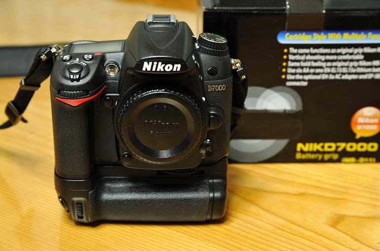 D7000用の非純正バッテリーグリップ ＮＩＫＤ７０００』 ニコン D7000 ボディ のクチコミ掲示板 - 価格.com