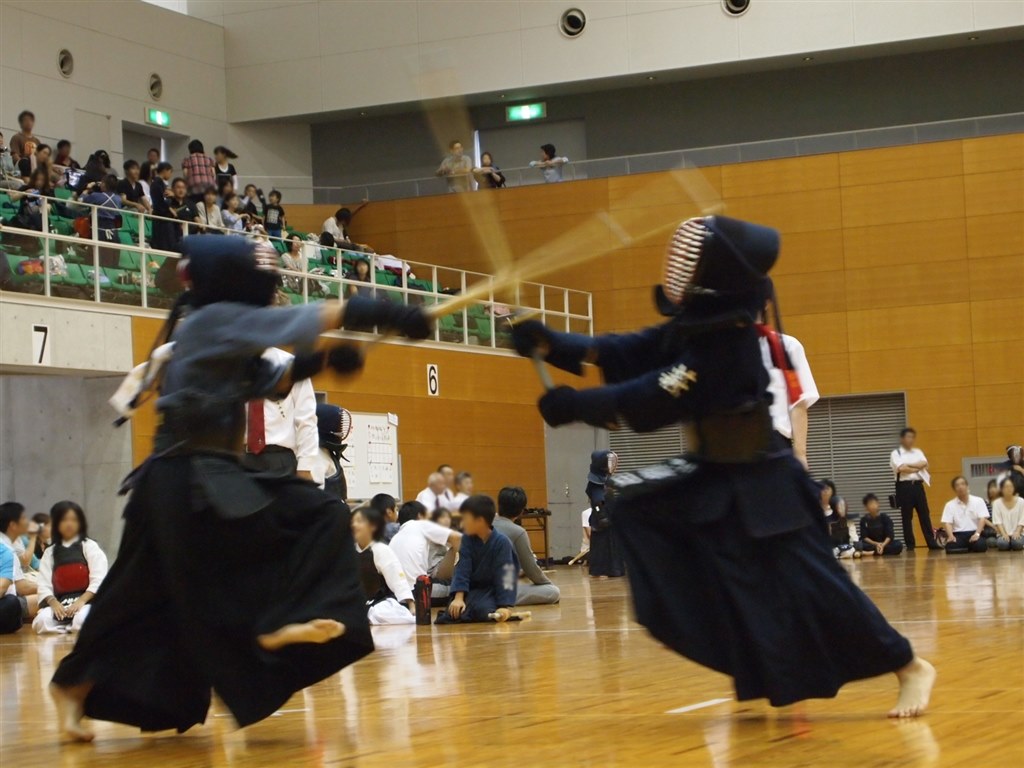 室内での動く子供は…』 ニコン D3100 ダブルズームキット のクチコミ