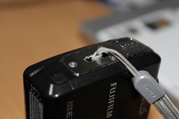 Canon／小型フイルムカメラ。【外部錆あります。内部多少汚れがございます】 Canon／小型フイルムカメラ。【外部錆あります。内部多少汚れが