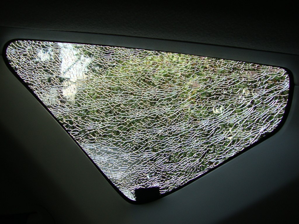 ガラスが割れました トヨタ プリウスa のクチコミ掲示板 価格 Com