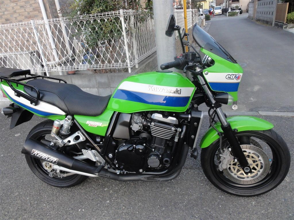 ライディングスポットのキャリアーにボックス？』 ホンダ CB750