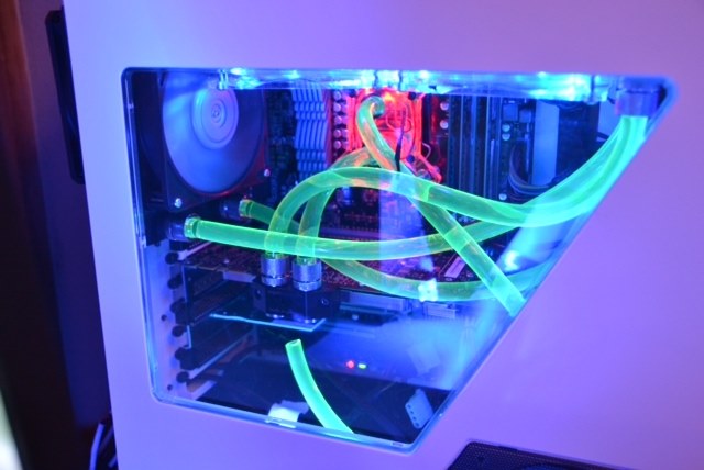 アクリルサイドパネル』 NZXT Phantom のクチコミ掲示板 - 価格.com
