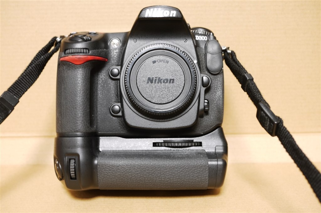 Nikon D700 MB-D10 デジタル一眼レフカメラ 実用品 - デジタルカメラ