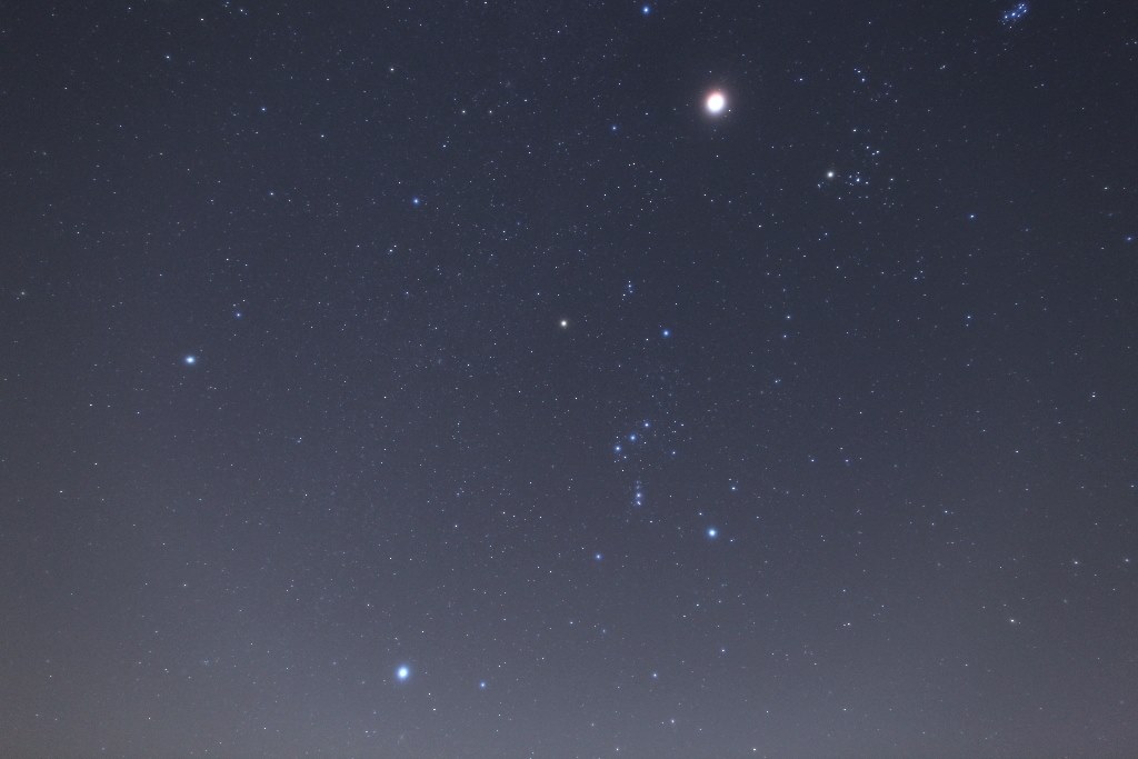 星空の夜景を撮るには、どのモードを使えばよいのでしょうか 