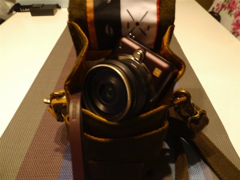 カメラケースとレンズ保護フィルタ』 パナソニック LUMIX DMC