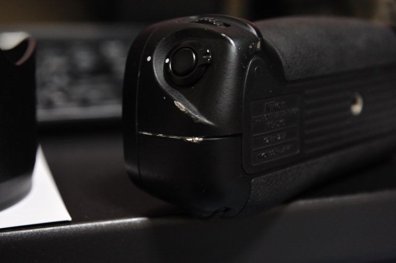 カメラを落としてしまいました』 ニコン D700 ボディ のクチコミ掲示板