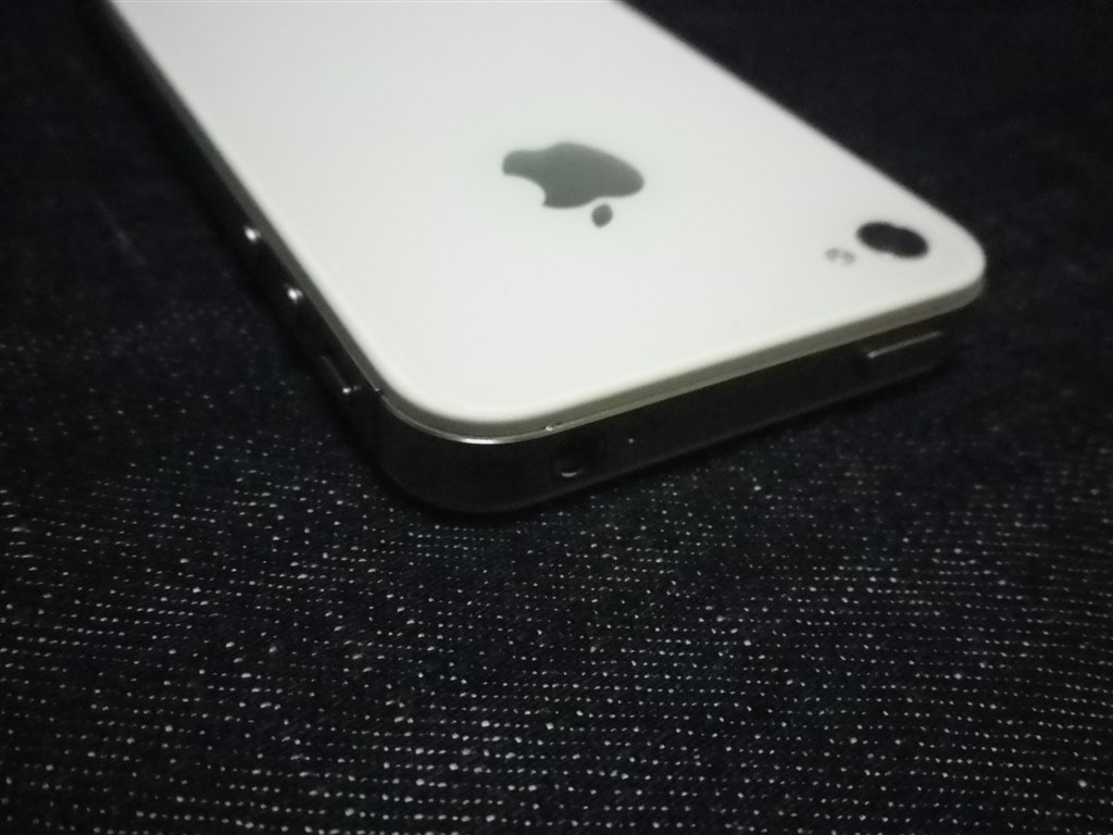 ちょっとした汚れや傷』 Apple iPhone 4S 64GB SoftBank のクチコミ
