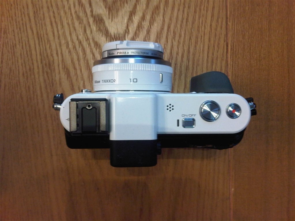 V1に純正グリップ GR-N1000をつけた写真』 ニコン Nikon 1 V1 薄型 