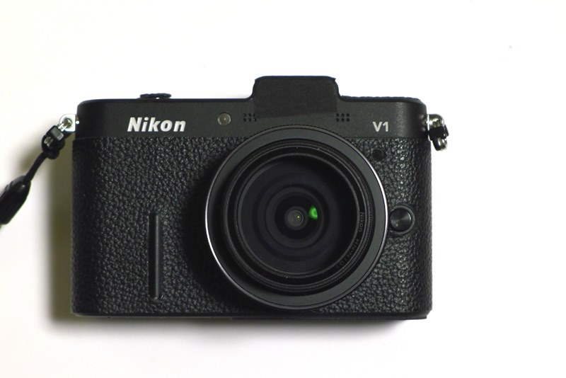 V1に純正グリップ GR-N1000をつけた写真』 ニコン Nikon 1 V1 薄型