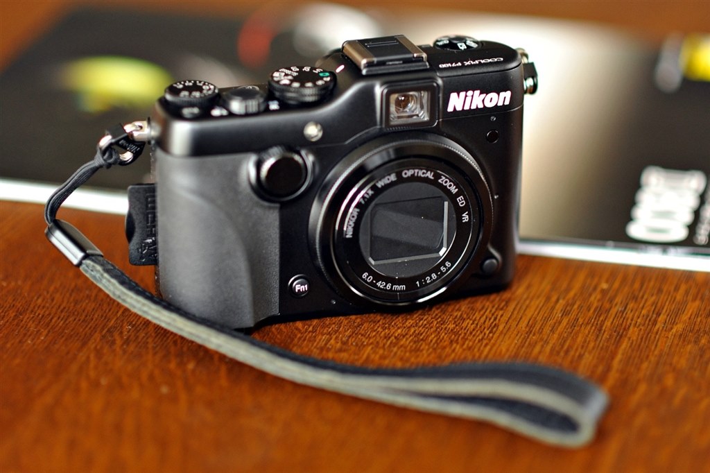 Nikon P7100とCanon G12ではどちらがオススメですか？』 ニコン