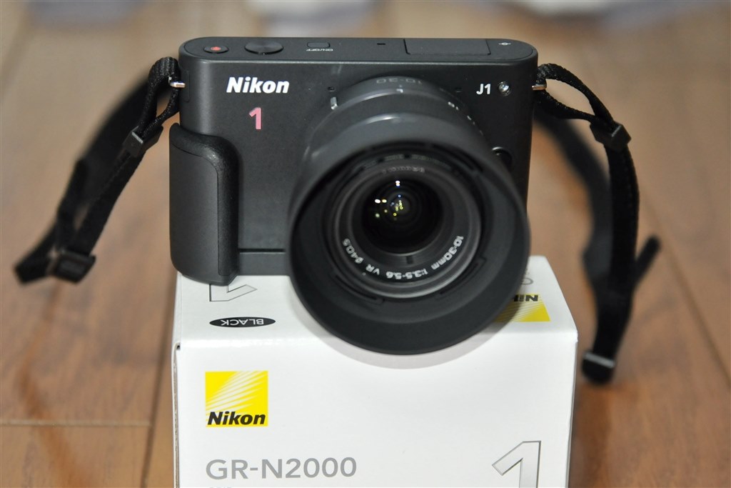 純正グリップ（GR-N2000） はこんな感じでした。』 ニコン Nikon 1 J1 
