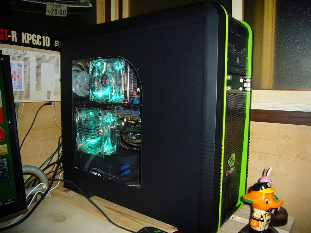 エメラルドグリーンなのですが・・・・・』 COOLER MASTER CM690 II