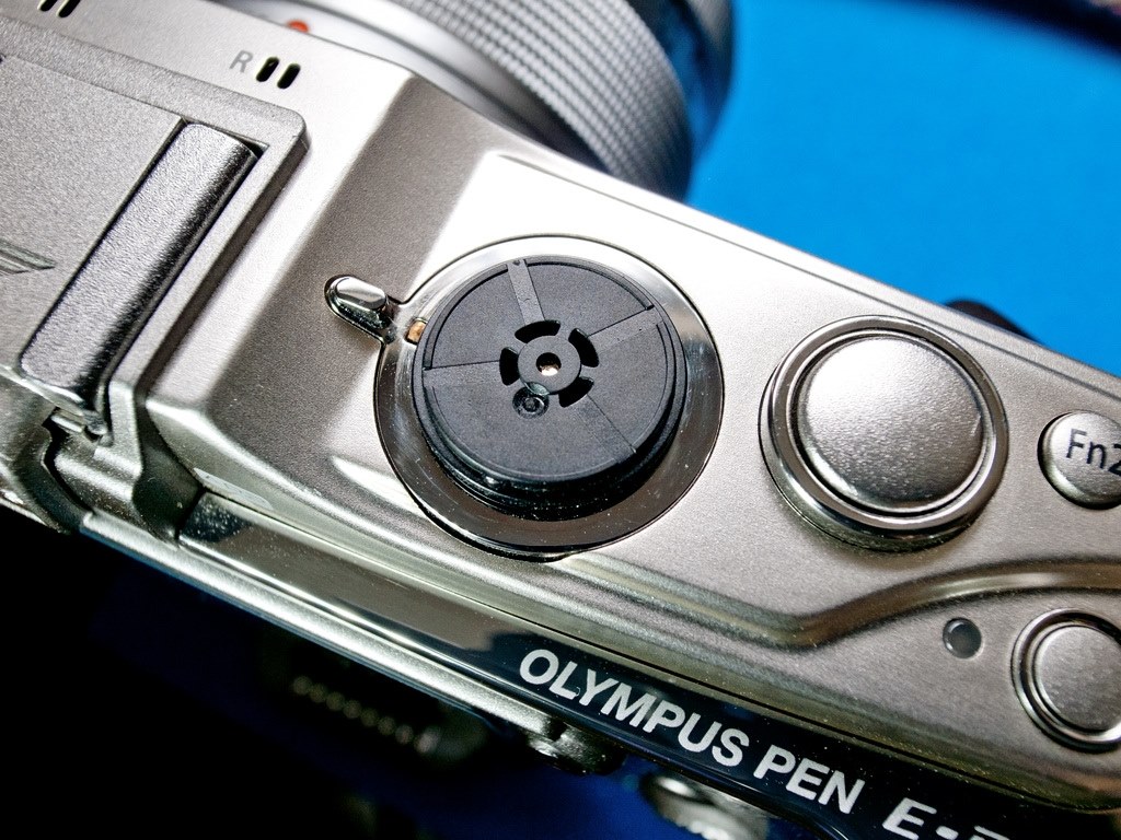 モードダイヤルとれっちゃいましたー』 オリンパス OLYMPUS PEN E-P3