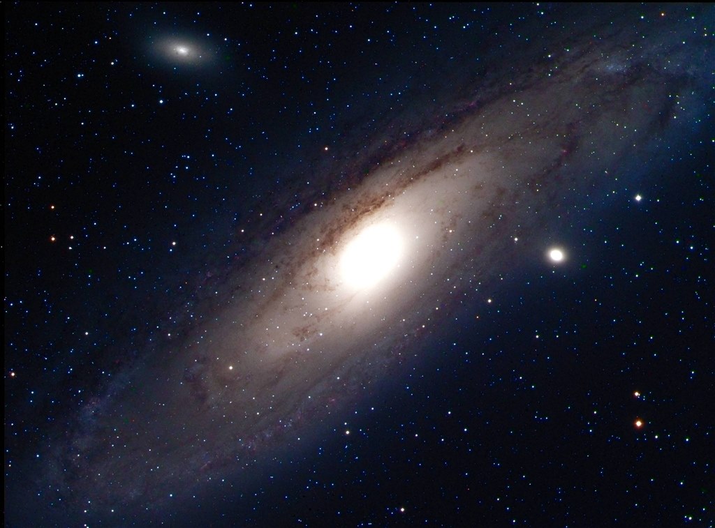 ずぶの素人ですが、天体写真をやりはじめたいと思います