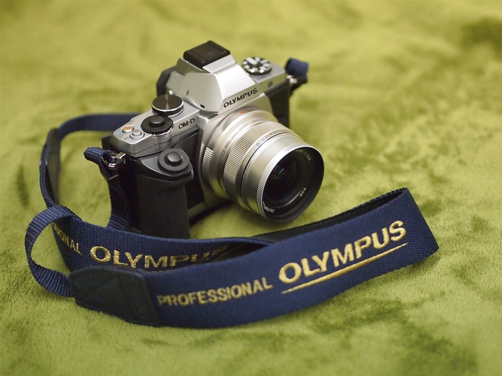 シルバーレンズとの組み合わせは？』 オリンパス OLYMPUS OM-D E-M5