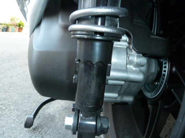 フォルツァ　MF08 新車外し　リアサスペンション　MF10にも フォルツァ(MF10)のリヤサス交換してますか？』 ホンダ フォルツァ の