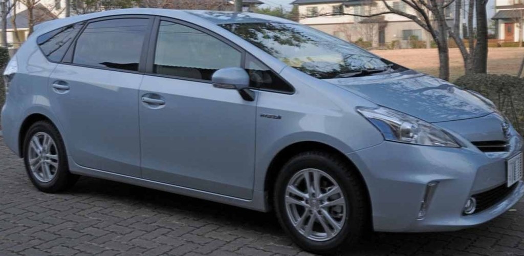 初めての色、クリアーストリーム』 トヨタ プリウスα のクチコミ掲示板