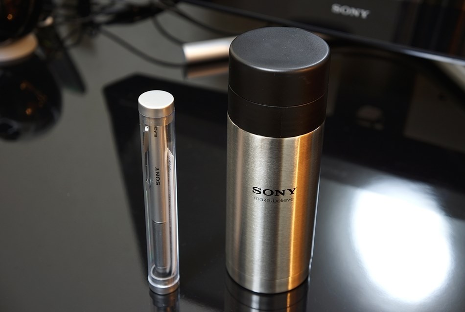 SONY Storeから荷物がやってきた！』 SONY α NEX-7K ズームレンズ