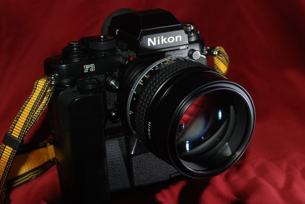 Nikon Ai Nikkor 105mm f/2.5S 若干外観スレあり