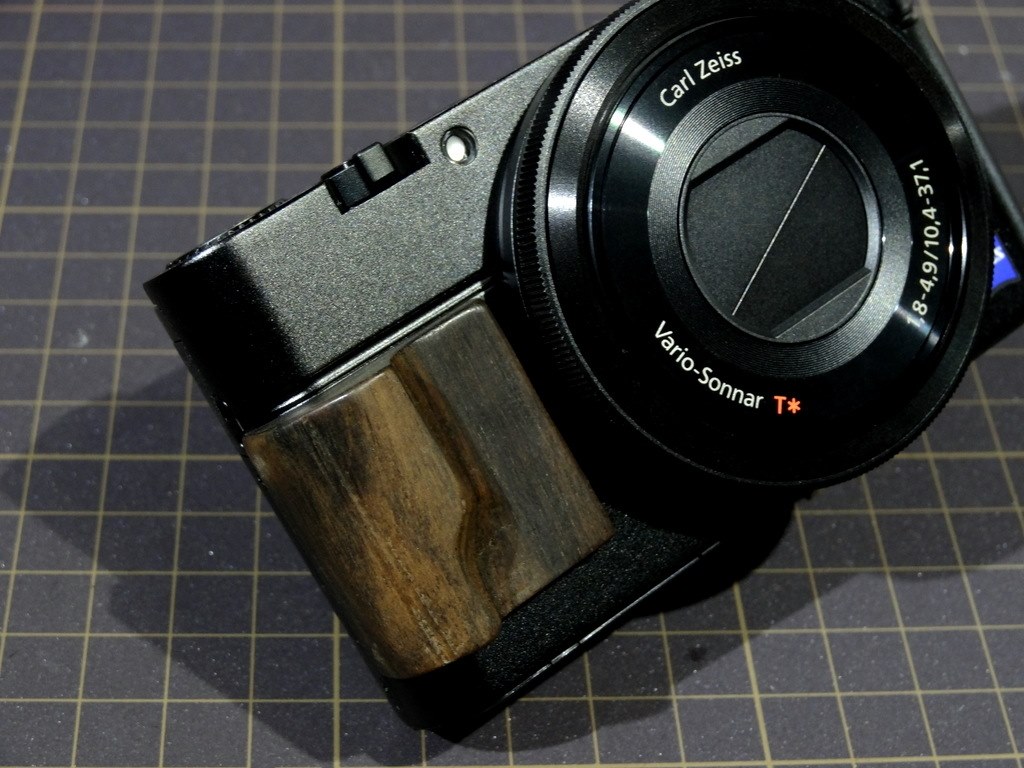 グリップ付けてみました』 SONY サイバーショット DSC-RX100 の