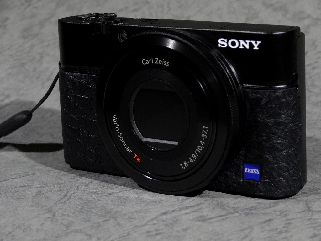 グリップ付けてみました』 SONY サイバーショット DSC-RX100 の グリップ付けてみました』 SONY サイバーショット DSC-RX100 の