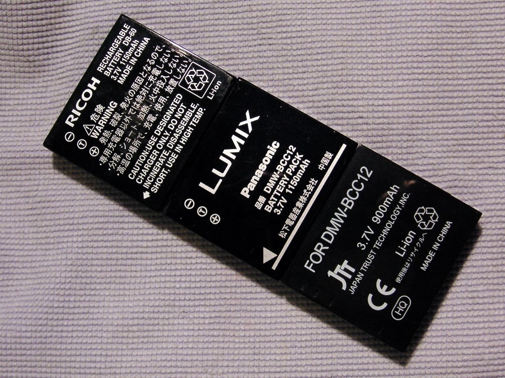 【極美品】RICOH GR digital III 交換バッテリー有り RICOH GRⅢ＆GRⅢx 安い互換バッテリーで大丈夫です！ / Vemico Li-90B