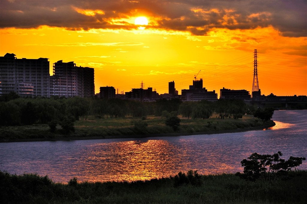 初めての夕景夜景撮影にチャレンジ』 ニコン D7000 18-105 VR レンズ