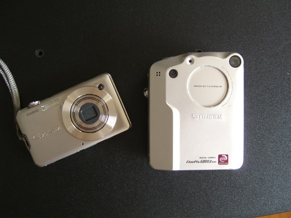 [極上美品]カシオ EXILIM CARD EX-S12 デジタルカメラ Amazon | CASIO デジタルカメラ EXILIM EX-S12 グリーン EX