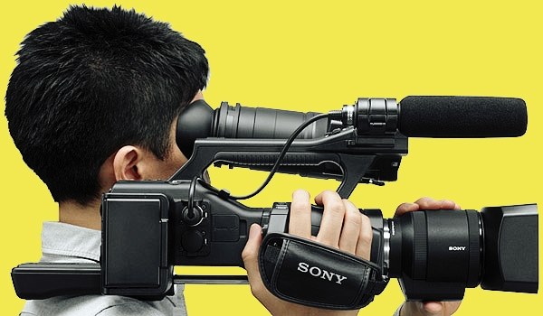 NEX-EA50やVG900はどうですか?』 SONY HXR-NX5J のクチコミ NEX-EA50やVG900はどうですか?』 SONY HXR-NX5J のクチコミ