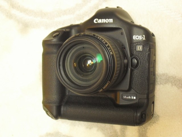 今頃ですが、Mark II N買いました!』 CANON EOS-1D Mark II N 今頃ですが、Mark II N買いました!』 CANON EOS-1D Mark II N