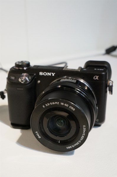 フォトキナで新標準ズームやNEX-5R、NEX-6を触ってきました』 SONY α
