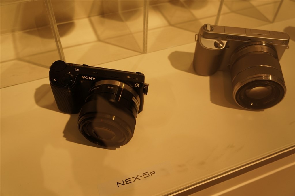 フォトキナで新標準ズームやNEX-5R、NEX-6を触ってきました』 SONY α NEX-5N ボディ のクチコミ掲示板 - 価格.com