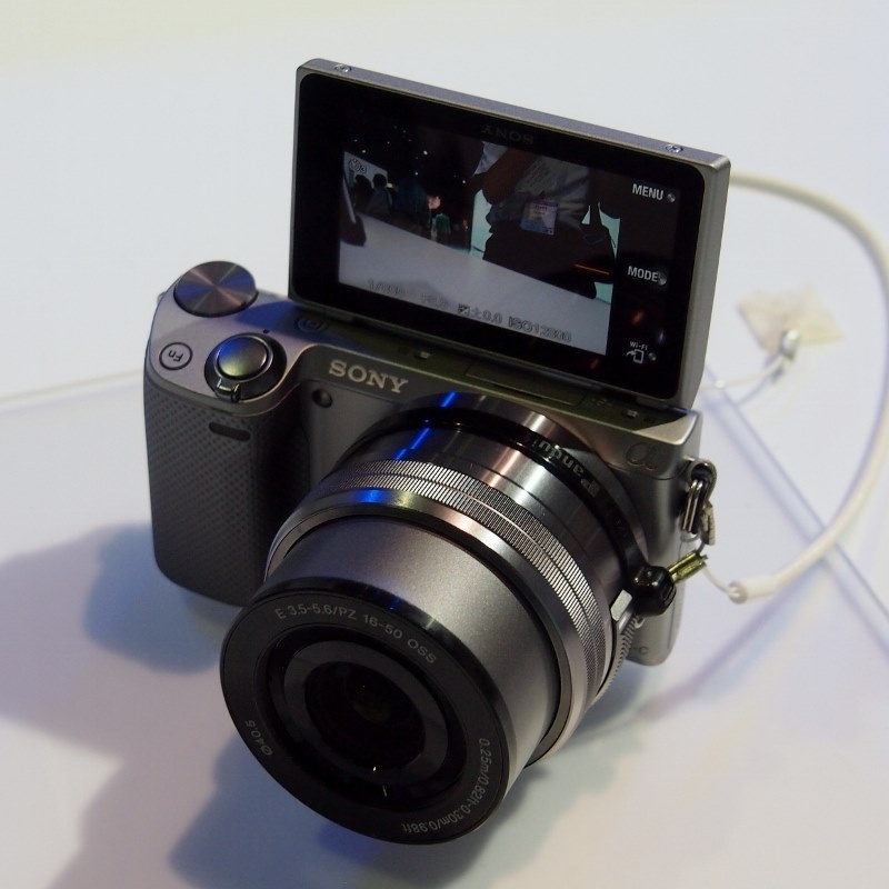 SELP1650、シルバー色もあるようですね』 SONY α NEX-5ND ダブルレンズキット のクチコミ掲示板 - 価格.com