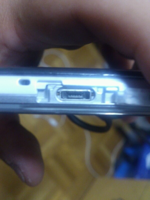 Microusb端子が折れました Sony Xperia Sx So 05d Docomo のクチコミ掲示板 価格 Com