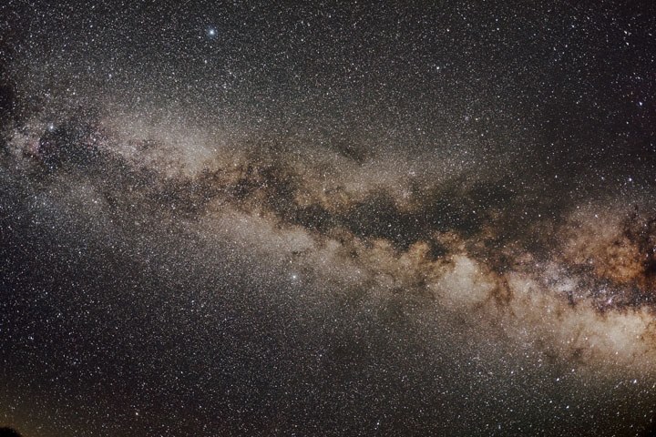 Nikon D7000 天体改造機　赤外線改造機　ストラップつき 赤外線撮影改造IRニコンD200を買っちゃった……つかまされた？……話