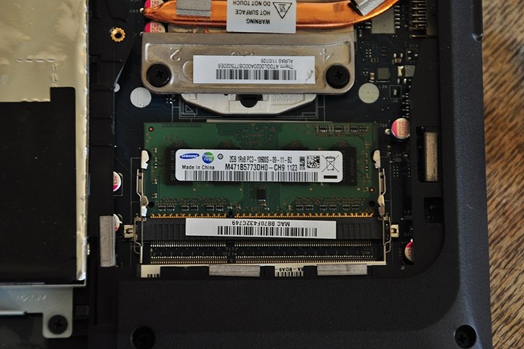 爆速SSD128GB LENOVO G570 i5-2450M/メモリ4GB