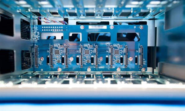 QNAP TS-869 Pro Turbo NAS 価格比較 - 価格.com