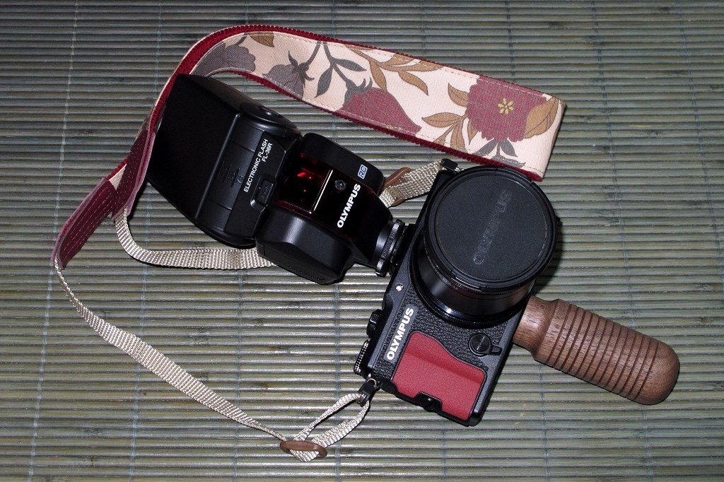 ほどよいグリップを求めて…』 オリンパス OLYMPUS STYLUS XZ-2 の