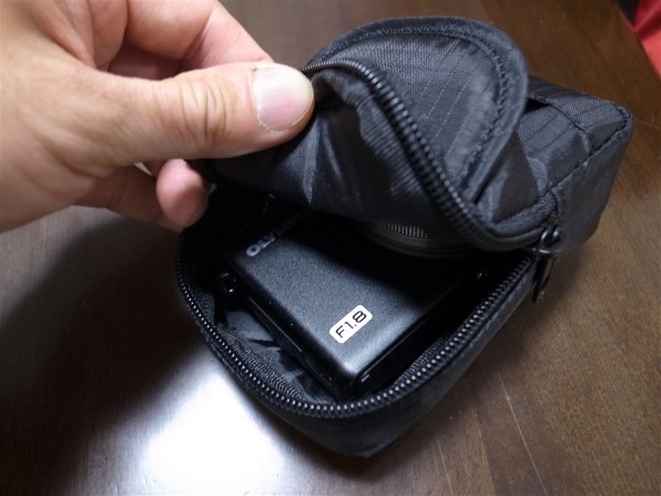 ケースとストラップについて。』 オリンパス OLYMPUS XZ-1 のクチコミ