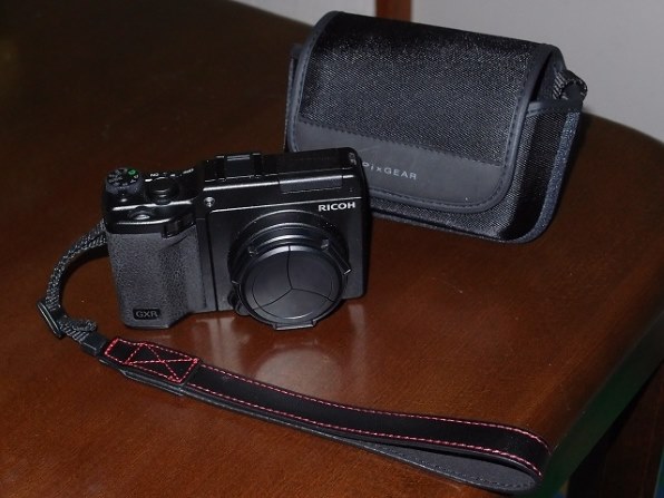 ケースとストラップについて。』 オリンパス OLYMPUS XZ-1 のクチコミ