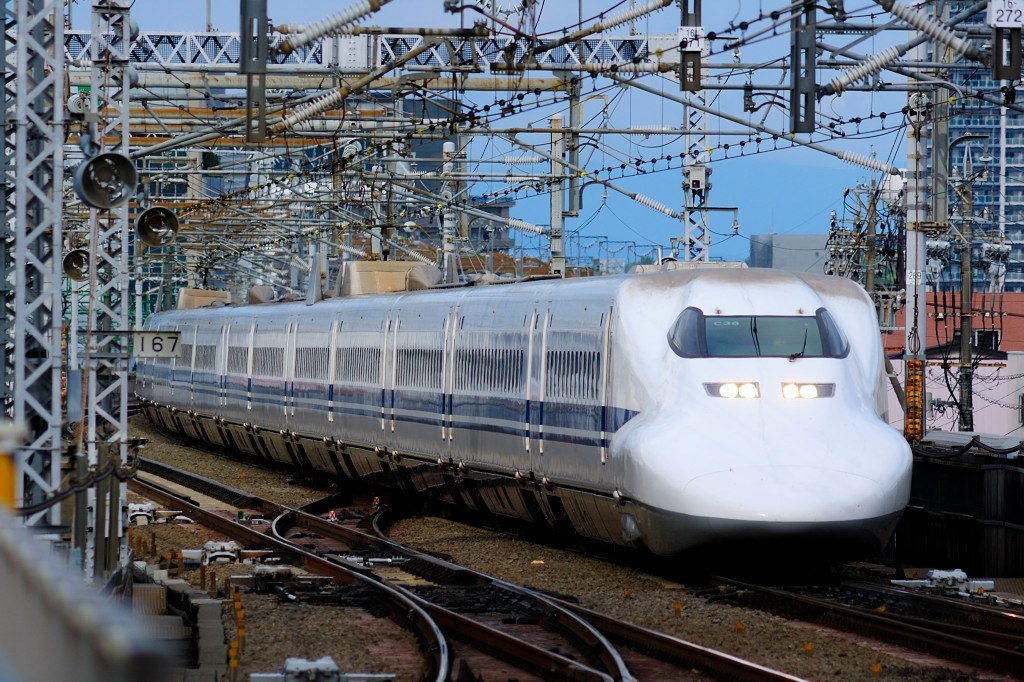 鉄道写真適したレンズは』 ニコン AF-S VR Zoom-Nikkor 70-300mm f/4.5