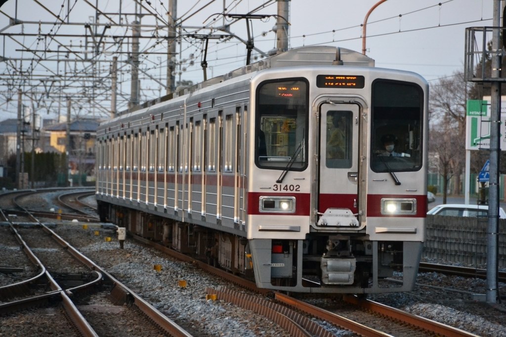 鉄道写真適したレンズは』 ニコン AF-S VR Zoom-Nikkor 70-300mm f/4.5