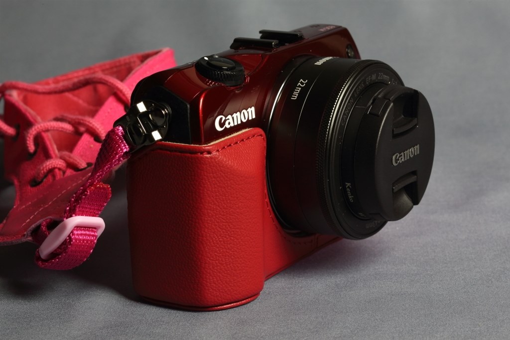 Canon EOS  M3 本体と18～55ミリレンズ１本 ＋革ストラップ
