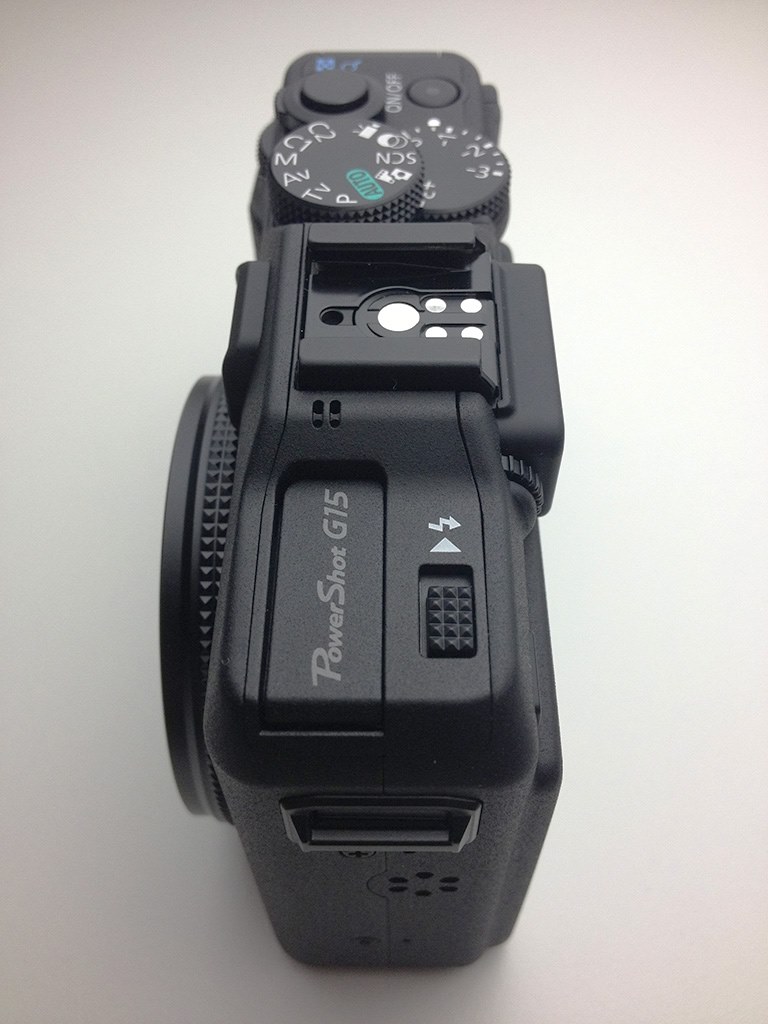 背面液晶を非表示にした状態でのマニュアルフォーカス』 CANON