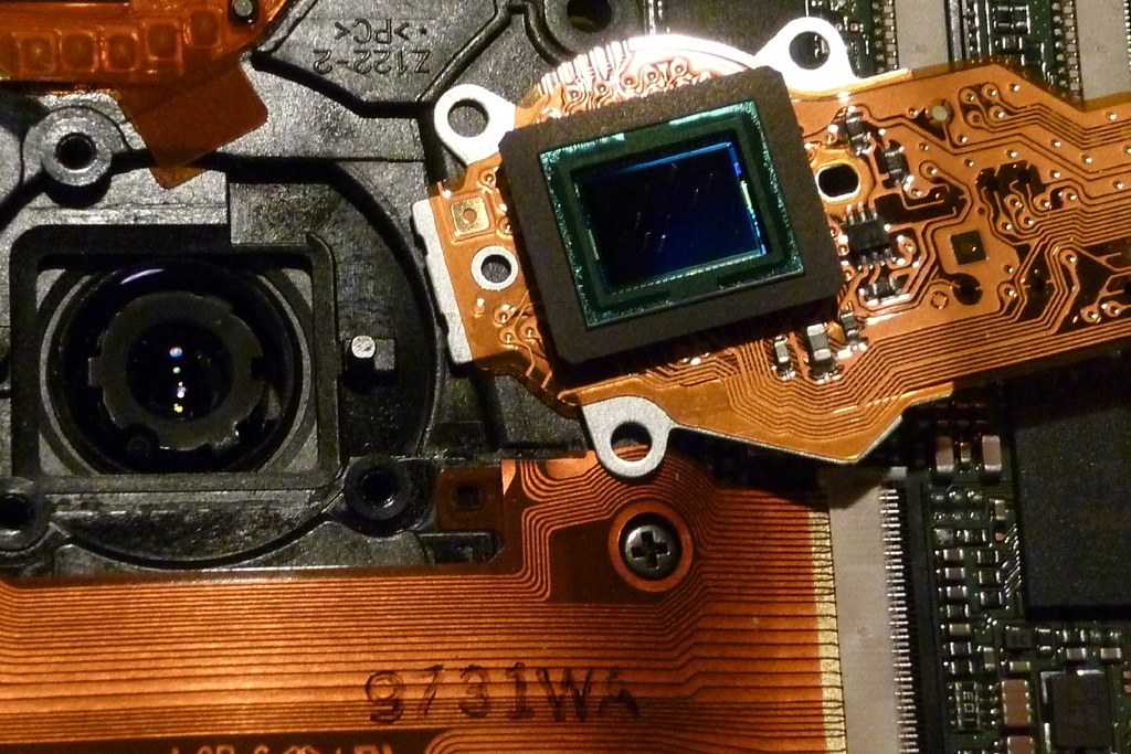 灰色のシミのようなものが写ります』 パナソニック LUMIX DMC-ZX1 の