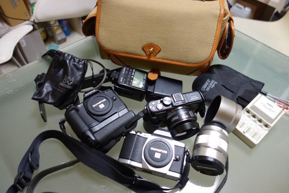 NIKON D800ボディ（防湿庫管理品） NikonD800 + 付属品 【防湿庫管理】 ⚫︎ これって何でしょう